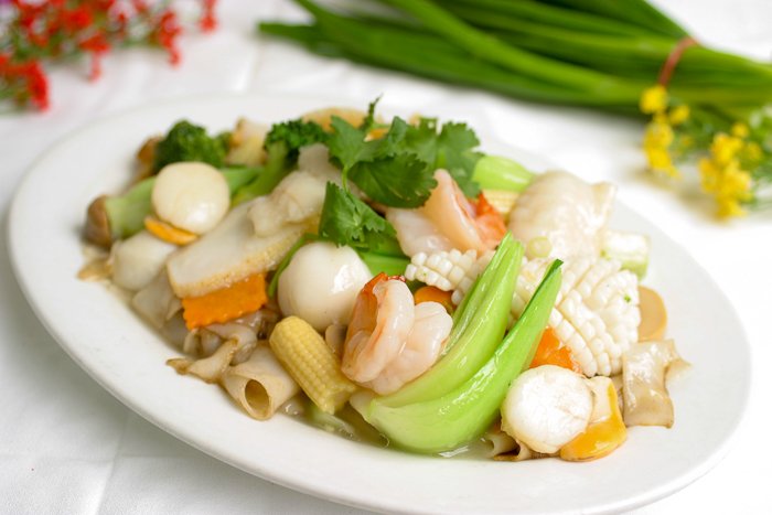 Dish 162: Seafood & Vegetable Fried Egg or Rice Noodles (Soft or Crispy)