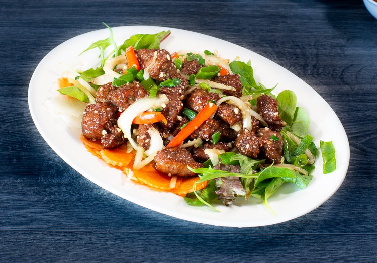 Dish 224: Diced Beef or Chicken Stir-Fried with Capsicum & Onion, Served with Salad