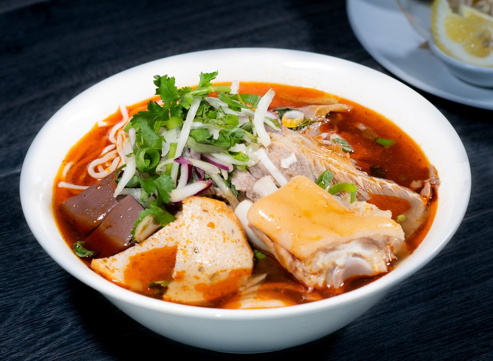 Dish 88: Spicy Lemongrass Beef Soup Vermicelli (Contains Pork Offal)